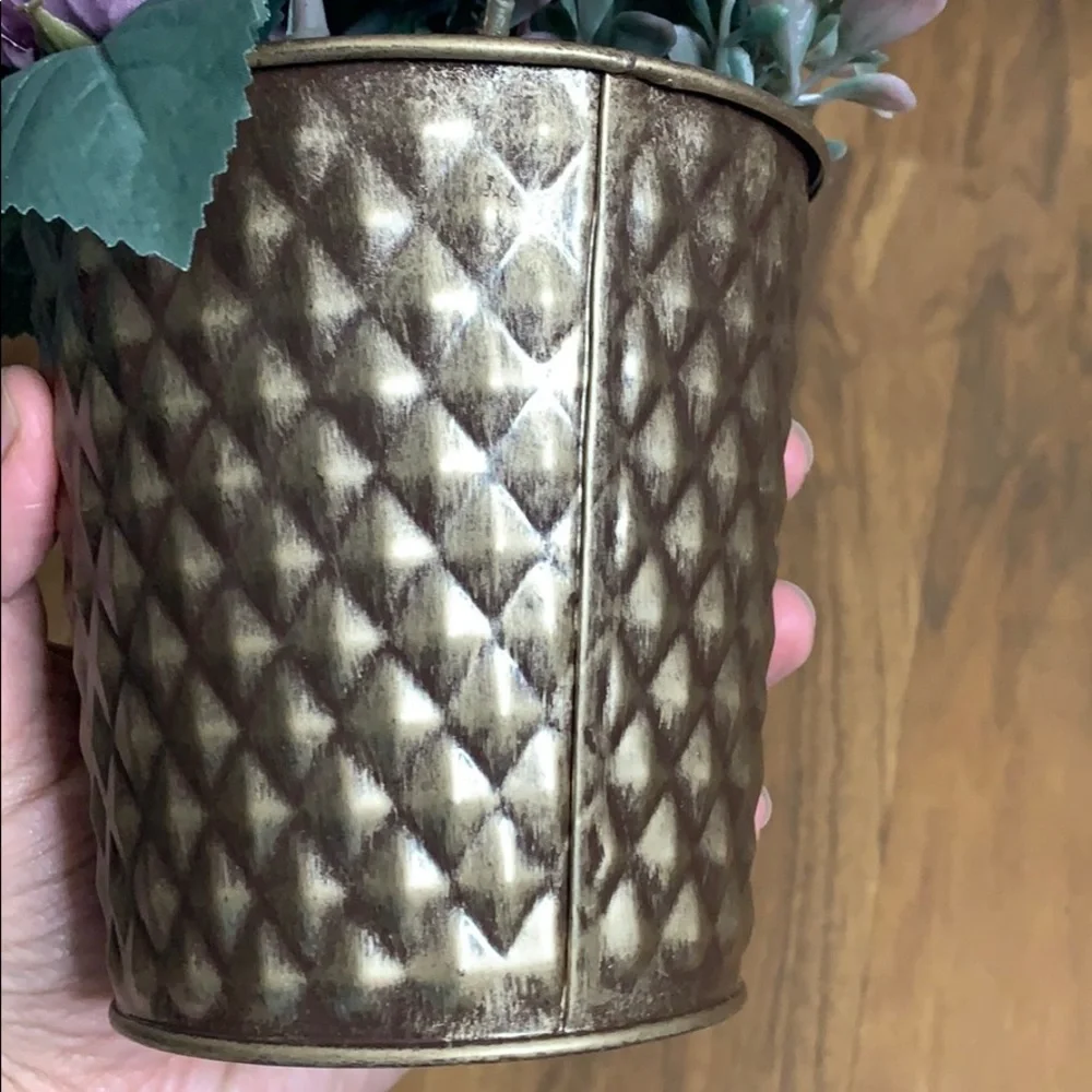 Faux purple‎ floral decor